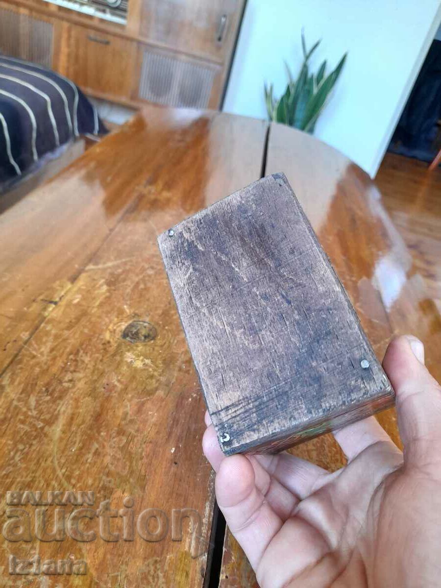 Pușculiță veche din lemn - 7 Pușculiță veche din lemn - 7