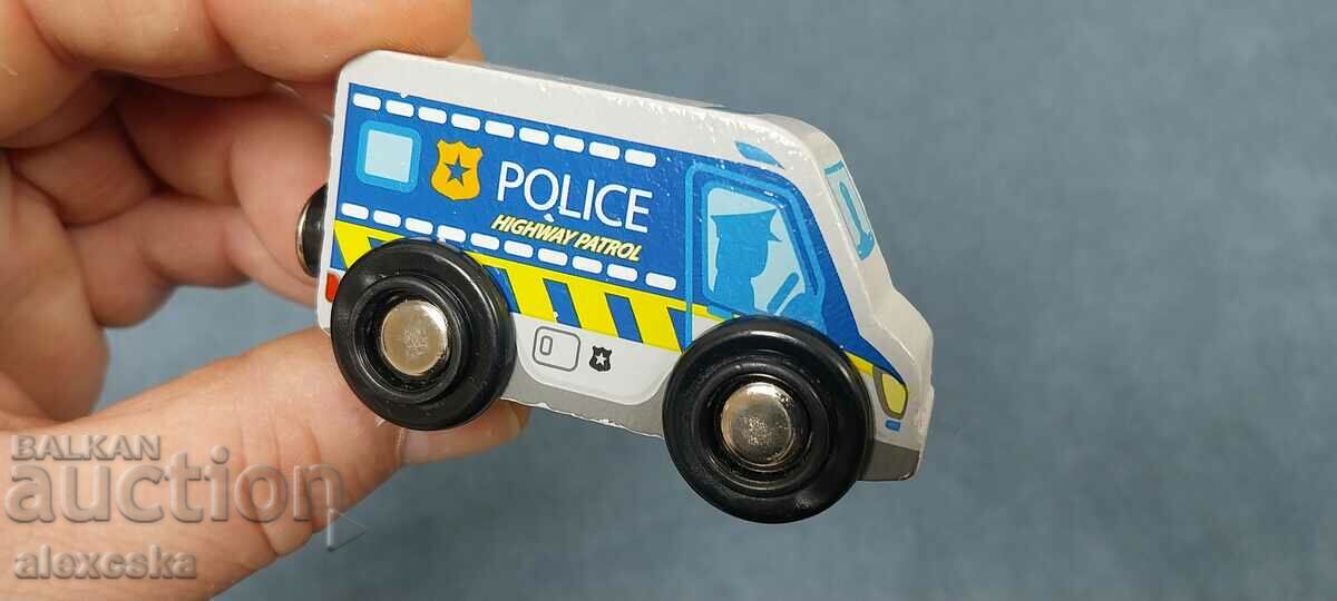 Delivery of Old wooden carts Delivery of Old wooden carts