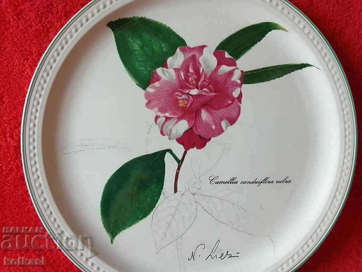 Delivery of Old Villeroy & Boch Luxembourg porcelain by Nikola Lies Delivery of Old Villeroy & Boch Luxembourg porcelain by Nikola Lies