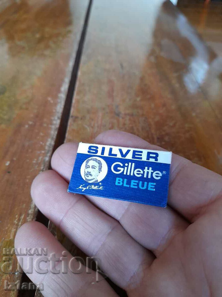 Старо ножче за бръснене Gillette Silver Bleue с цена 6.00 лв. | € 3.07 Старо ножче за бръснене Gillette Silver Bleue с цена 6.00 лв. | € 3.07