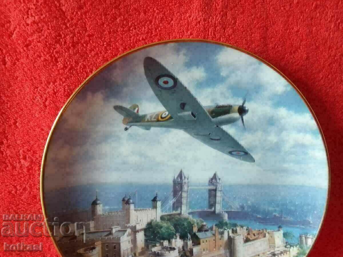 Παλιό πορσελάνινο πιάτο με την υπογραφή Airplane Castle με τιμή € 13.29 | 25.99 BGN