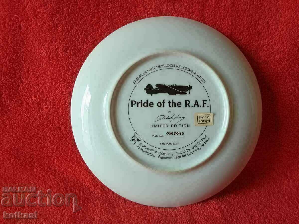Old porcelain plate marked signed Aircraft Palace - 5 Old porcelain plate marked signed Aircraft Palace - 5