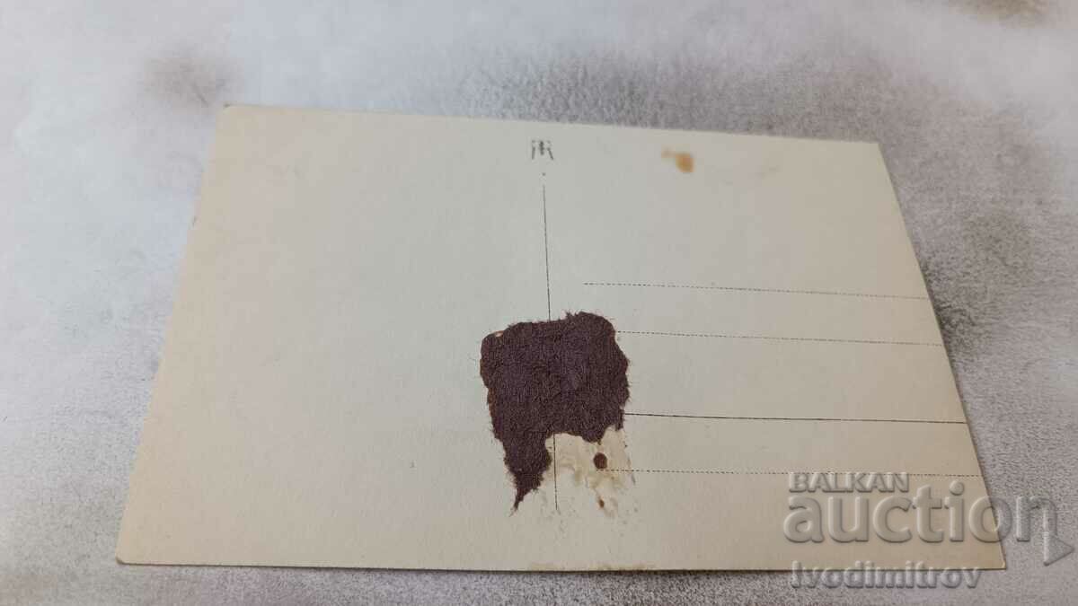 Photo A young man and two girls on the beach with price 3.45 BGN | € 1.76 Photo A young man and two girls on the beach with price 3.45 BGN | € 1.76