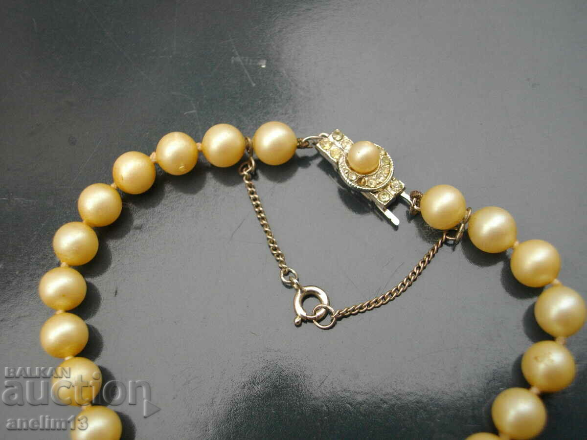 COGIER DE PERLE VECHI COlier cu preț 75.00 BGN | € 38.35 COGIER DE PERLE VECHI COlier cu preț 75.00 BGN | € 38.35
