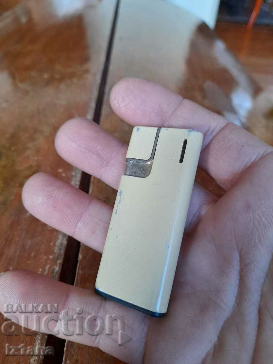 Auction  Lighter Camel