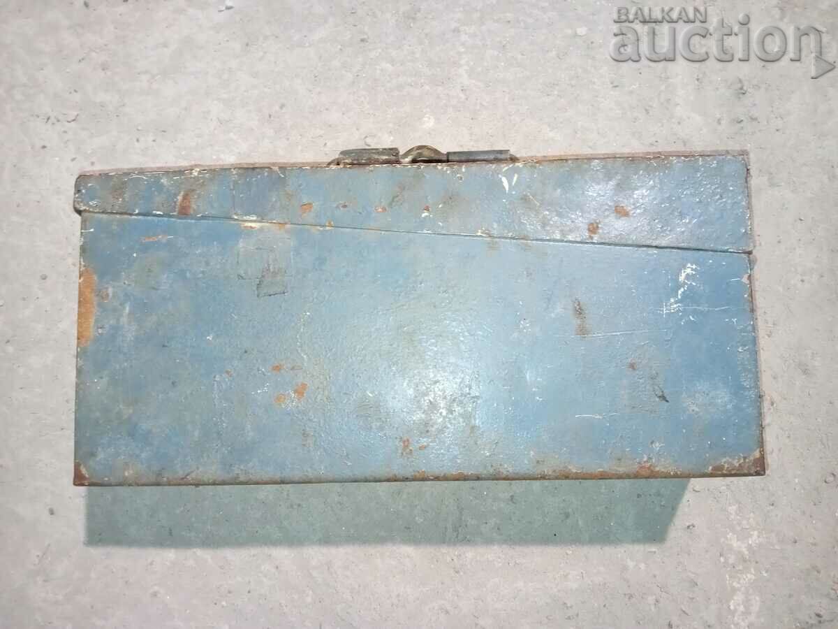 Cartridge box MG 34 42 Wehrmacht WWII ammunition box with price 71.00 BGN | € 36.30 Cartridge box MG 34 42 Wehrmacht WWII ammunition box with price 71.00 BGN | € 36.30