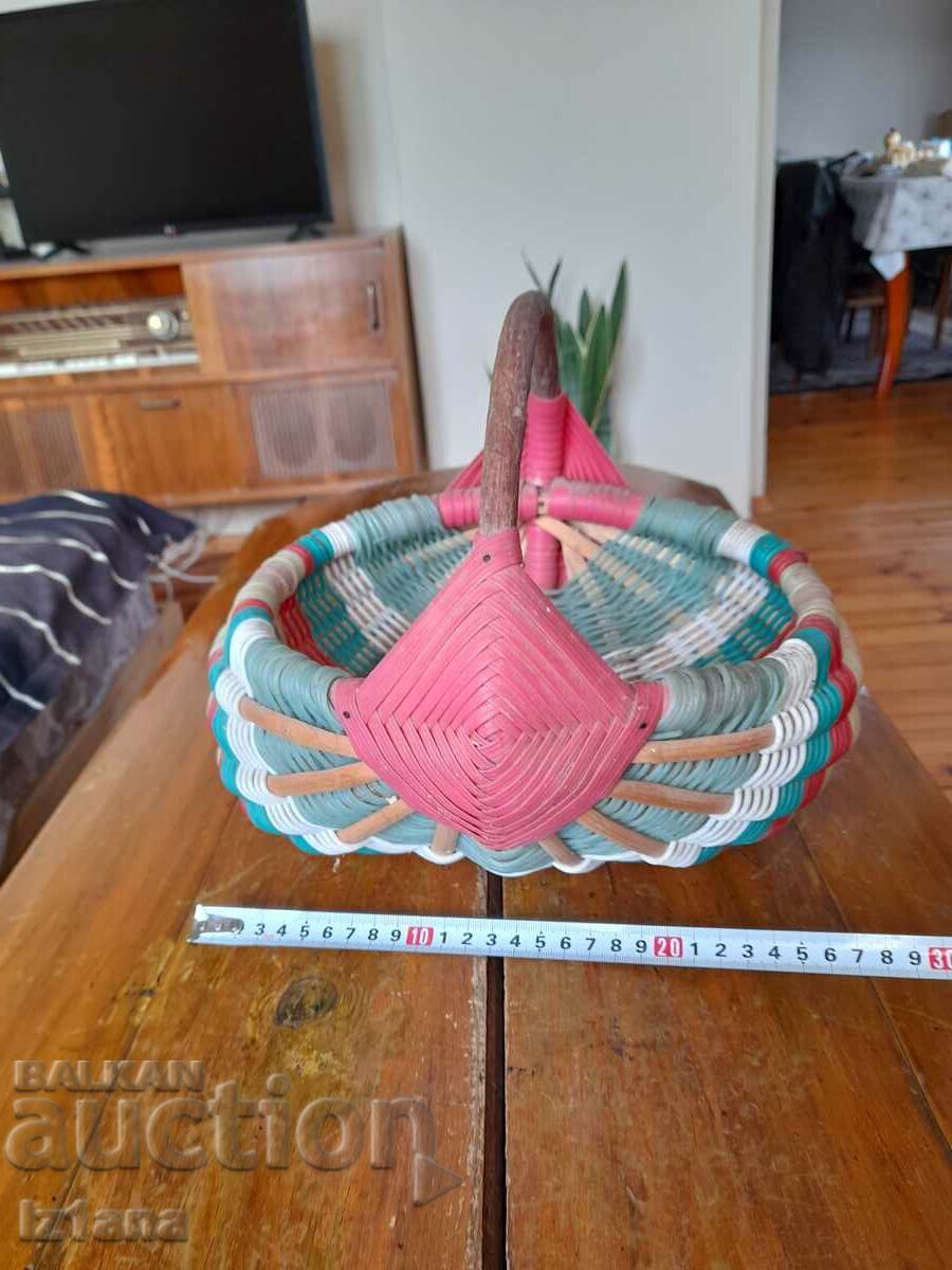 Auction An old basket Auction An old basket