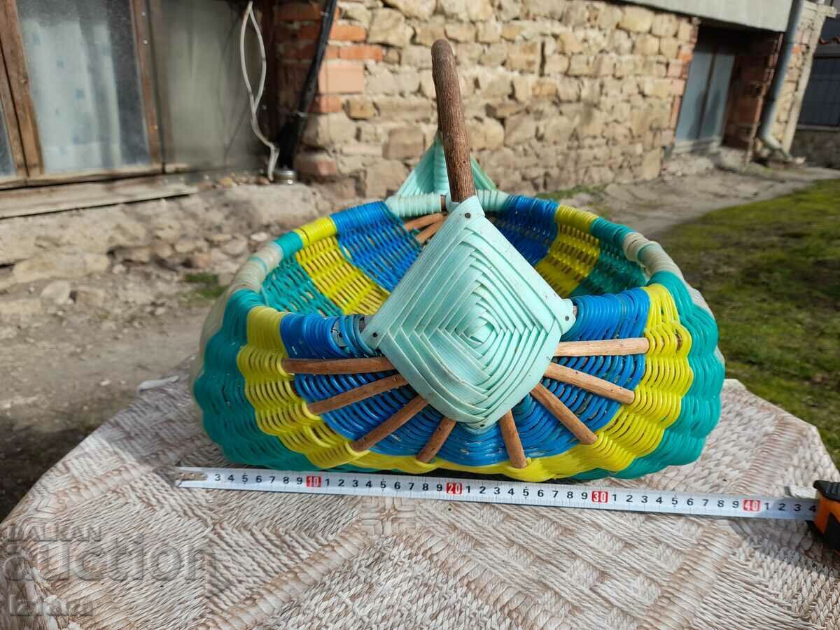 Auction An old basket Auction An old basket