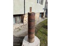 Piston vechi din lemn, bulgăre