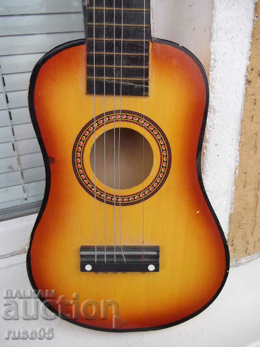 Μικρή κιθάρα με τιμή 30.00 BGN | € 15.34 Μικρή κιθάρα με τιμή 30.00 BGN | € 15.34