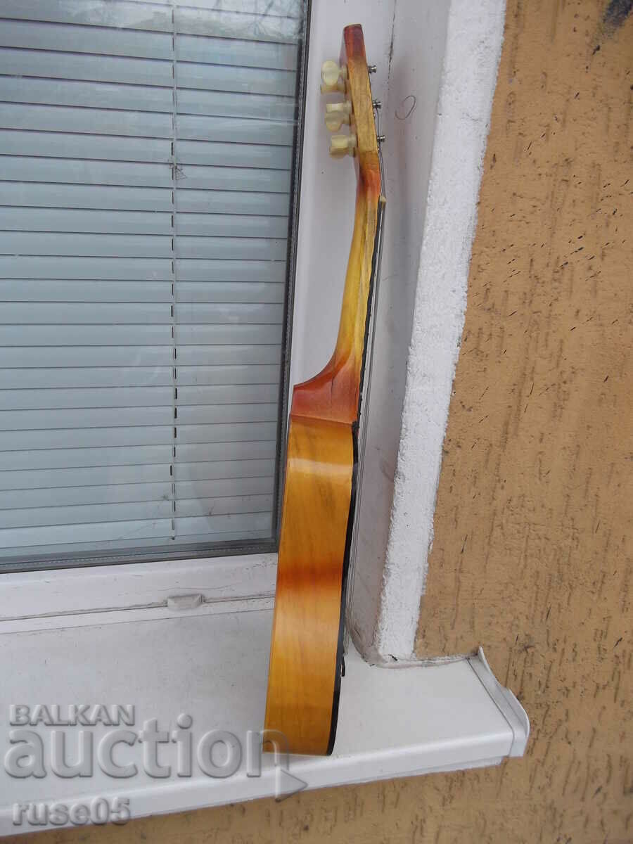 Δημοπρασία Μικρή κιθάρα Δημοπρασία Μικρή κιθάρα