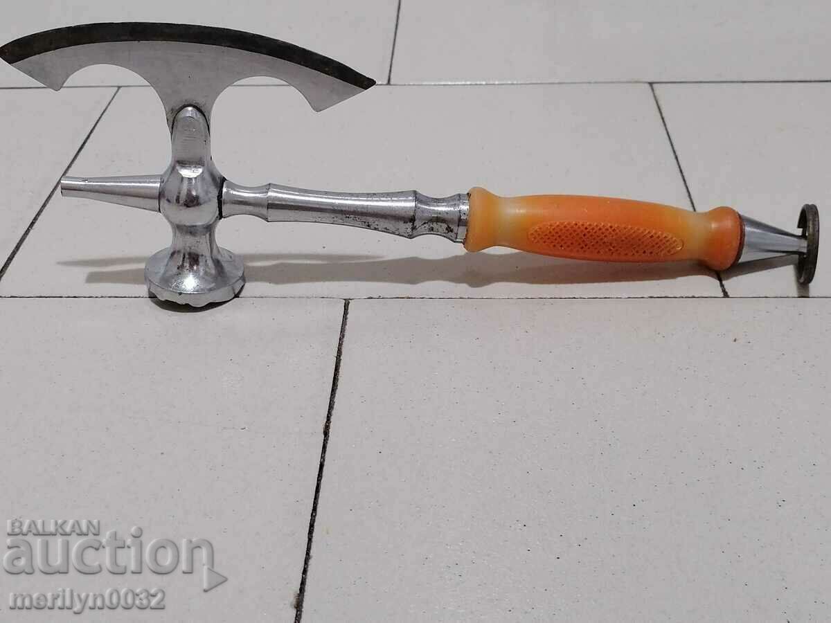 Licitație Topor vechi pentru fripturi și coaste de satir Licitație Topor vechi pentru fripturi și coaste de satir