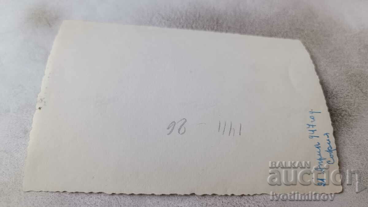 Photo Sofia Two young girls in front of the Courthouse 1947 with price 2.15 BGN | € 1.10 Photo Sofia Two young girls in front of the Courthouse 1947 with price 2.15 BGN | € 1.10