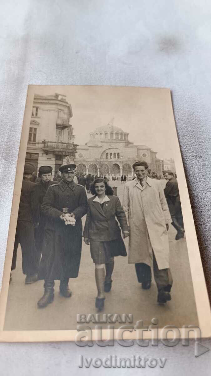 Photo Sofia Officer man and woman in front of the Courthouse 1942