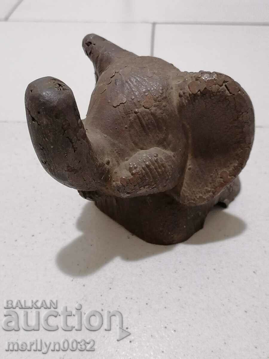 Copper statuette, elephant figure, figurine, figurines, plastic with price 59.00 BGN | € 30.17 Copper statuette, elephant figure, figurine, figurines, plastic with price 59.00 BGN | € 30.17