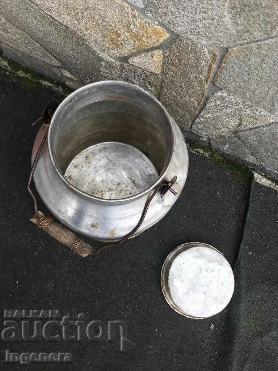 ГЮМ СЪД МЕТАЛ ЗА МЛЯКО МАЛЪК ОТ СОЦА ОКОЛО 8 ЛИТРА с цена 36.00 лв. | € 18.41 ГЮМ СЪД МЕТАЛ ЗА МЛЯКО МАЛЪК ОТ СОЦА ОКОЛО 8 ЛИТРА с цена 36.00 лв. | € 18.41