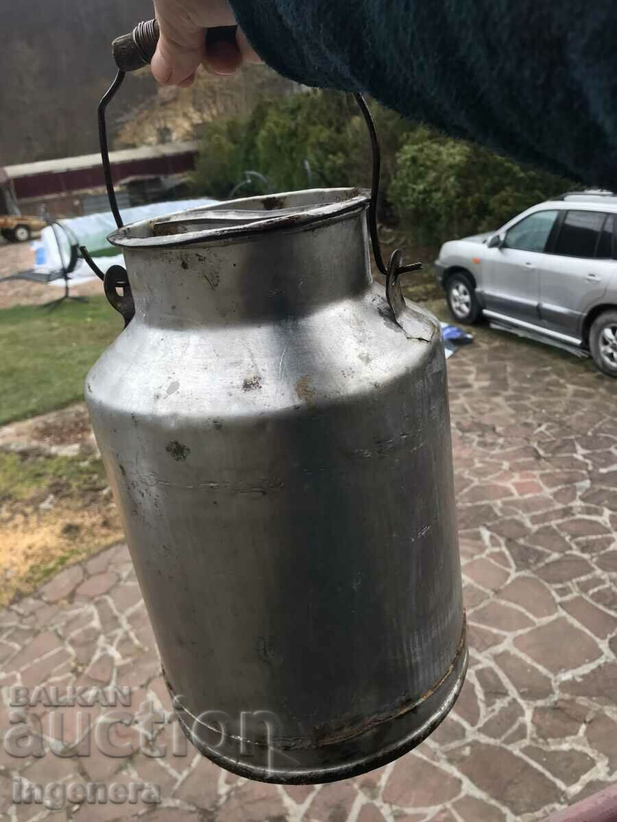 Доставка на ГЮМ СЪД МЕТАЛ ЗА МЛЯКО МАЛЪК ОТ СОЦА ОКОЛО 8 ЛИТРА Доставка на ГЮМ СЪД МЕТАЛ ЗА МЛЯКО МАЛЪК ОТ СОЦА ОКОЛО 8 ЛИТРА