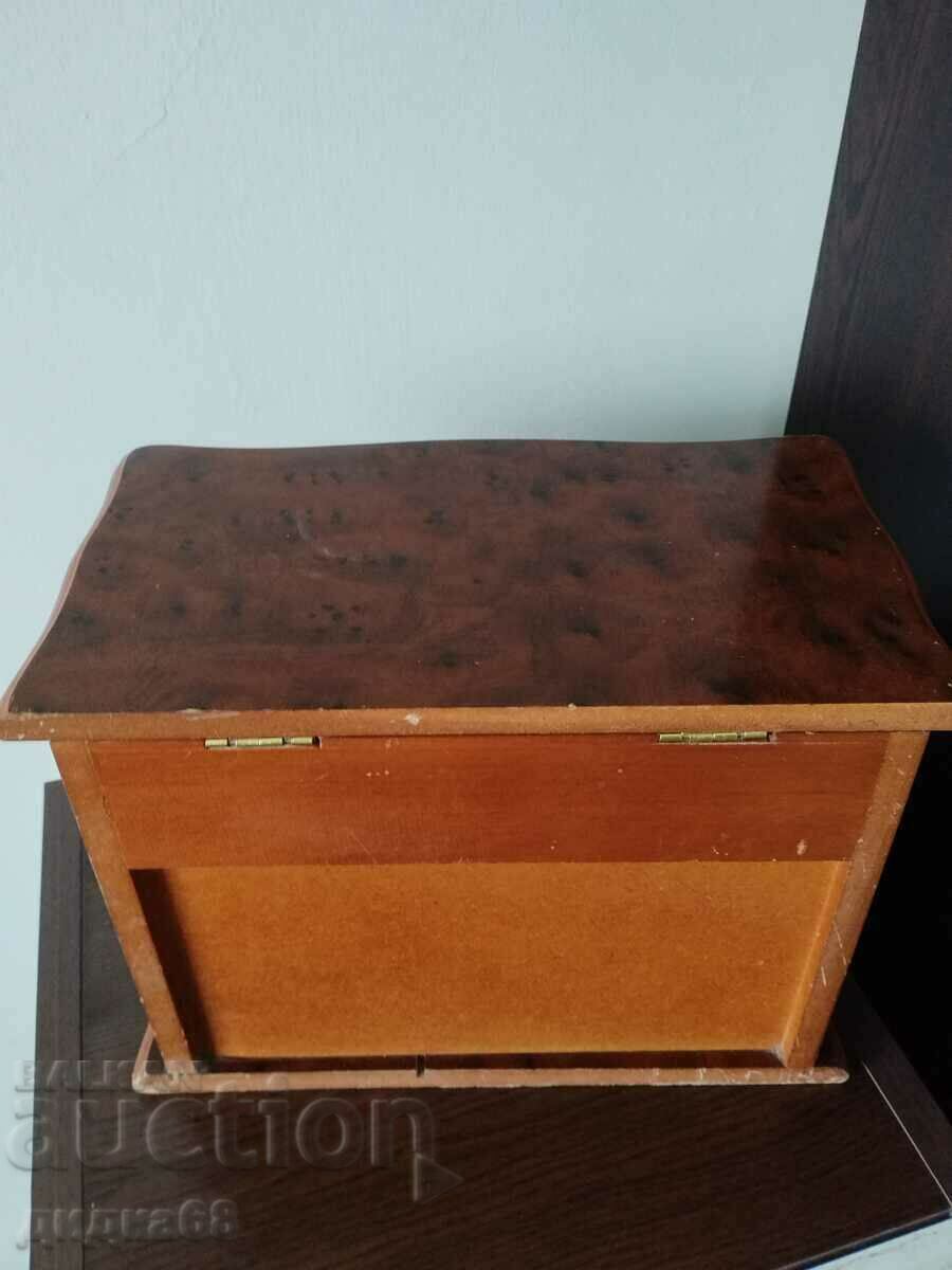 Доставка на Дървена кутия за бижута Доставка на Дървена кутия за бижута