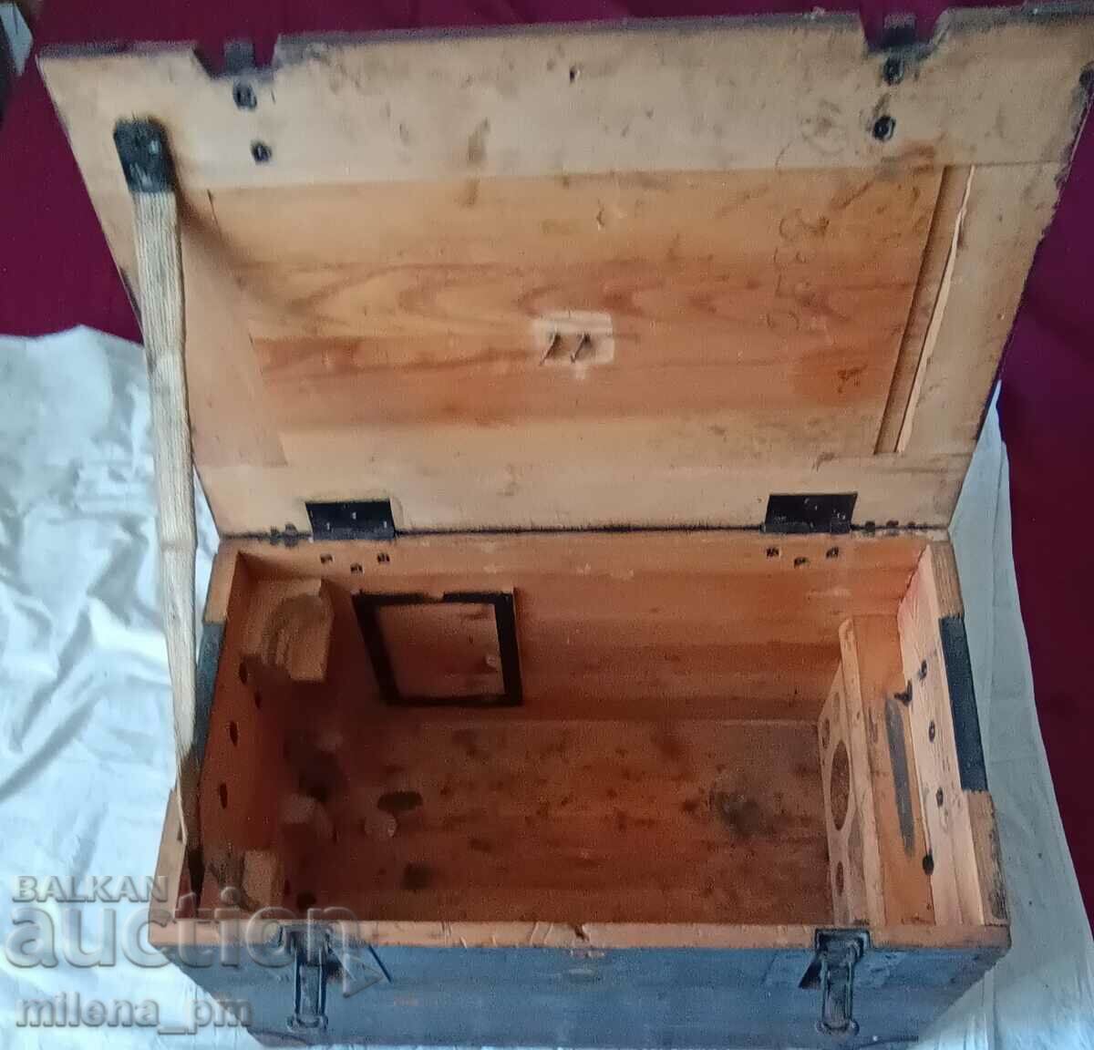 Old wooden war chest - 5 Old wooden war chest - 5