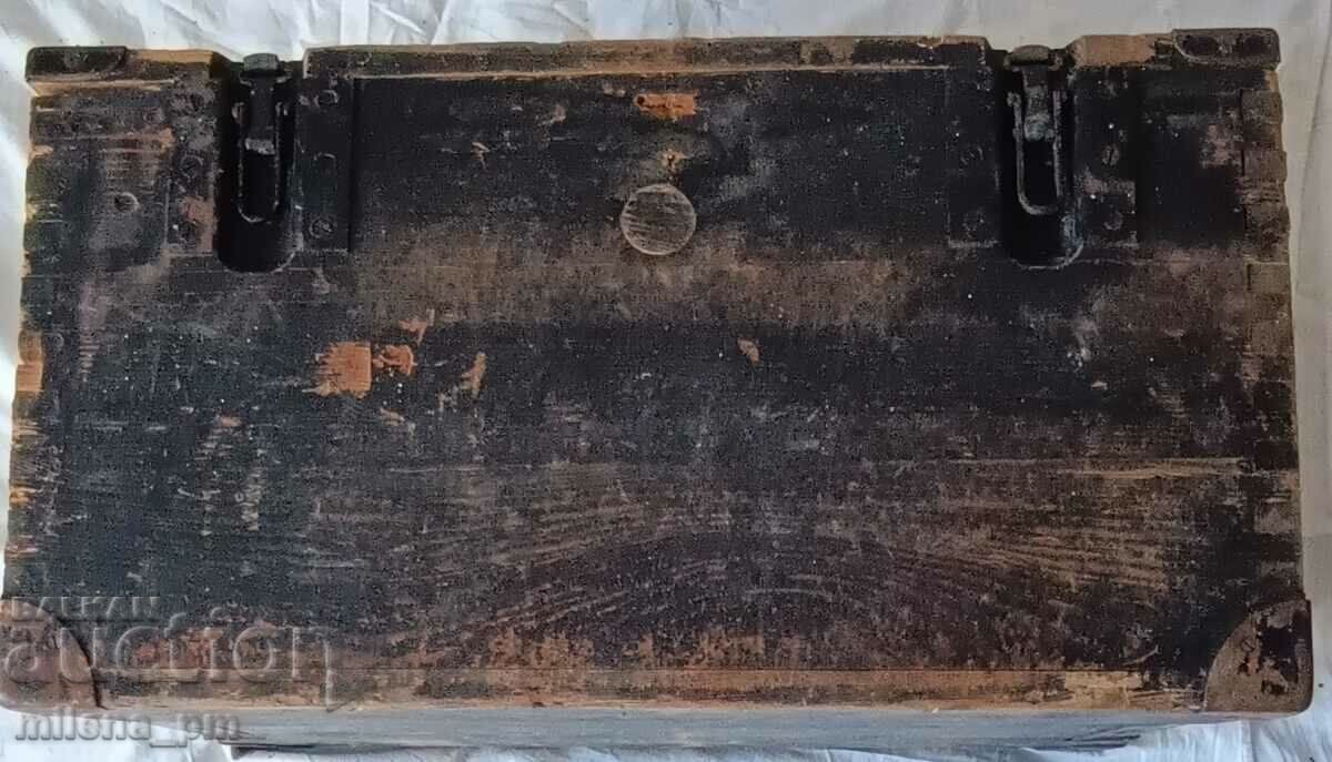 Old wooden war chest - 6 Old wooden war chest - 6