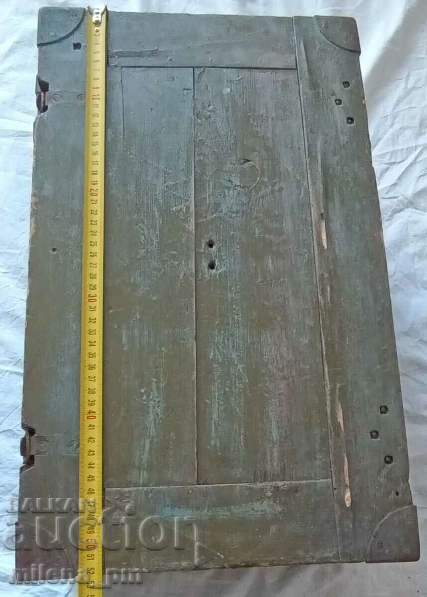 Auction Old wooden war chest Auction Old wooden war chest