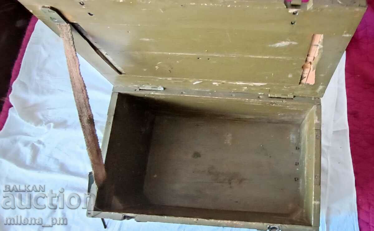 Old wooden war chest - 5 Old wooden war chest - 5