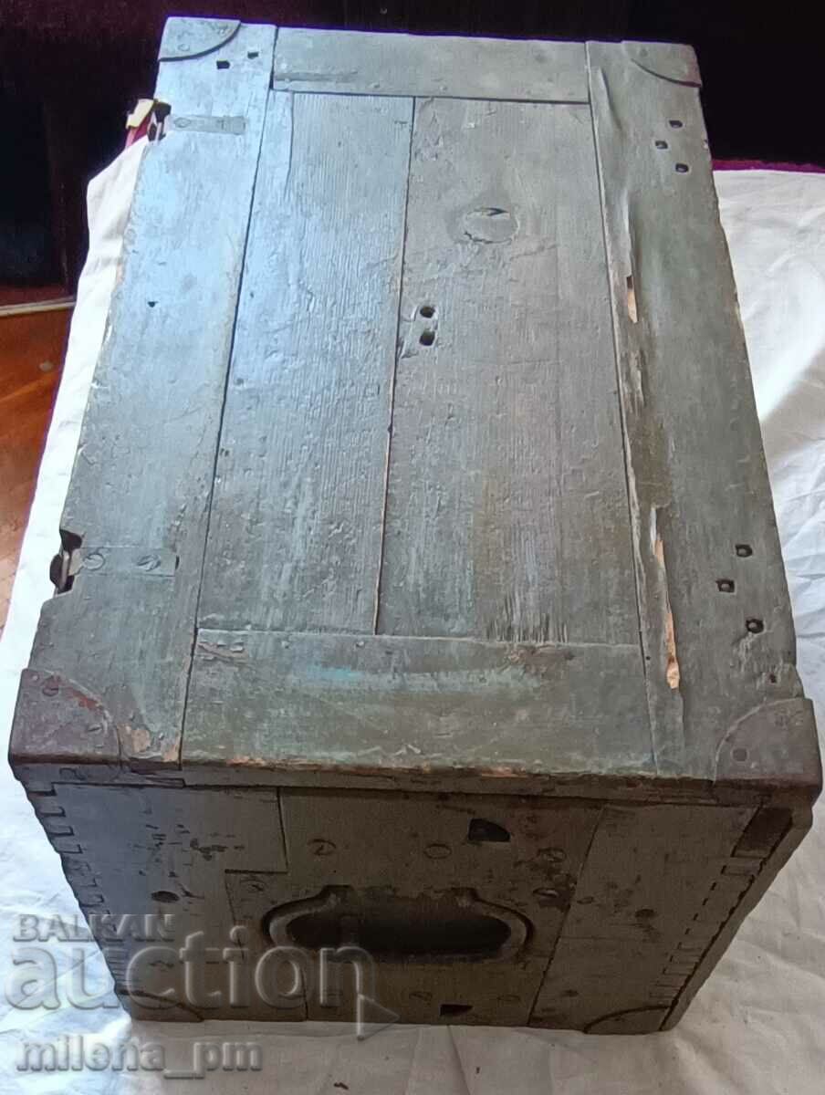 Old wooden war chest - 6 Old wooden war chest - 6