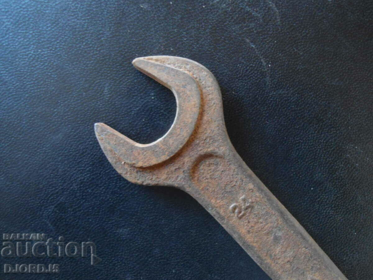 Old key 22-24, CHROM VANADIUM USSR with price 4.00 BGN | € 2.05 Old key 22-24, CHROM VANADIUM USSR with price 4.00 BGN | € 2.05