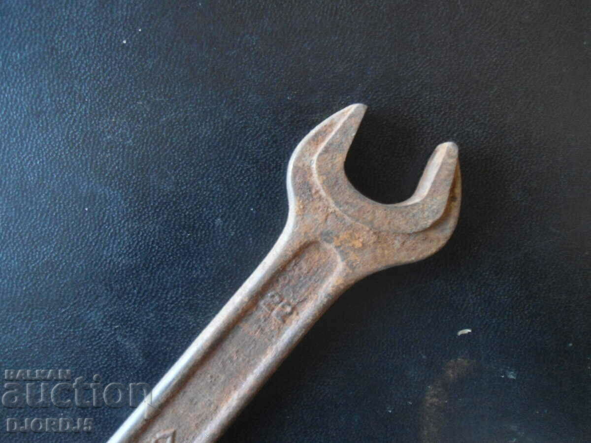 Auction Old key 22-24, CHROM VANADIUM USSR Auction Old key 22-24, CHROM VANADIUM USSR