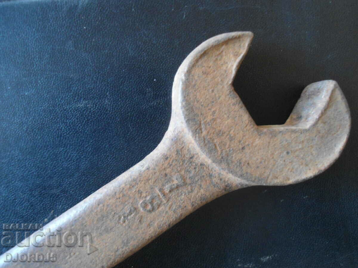 Παλιό μεγάλο κλειδί με τιμή 9.00 BGN | € 4.60 Παλιό μεγάλο κλειδί με τιμή 9.00 BGN | € 4.60