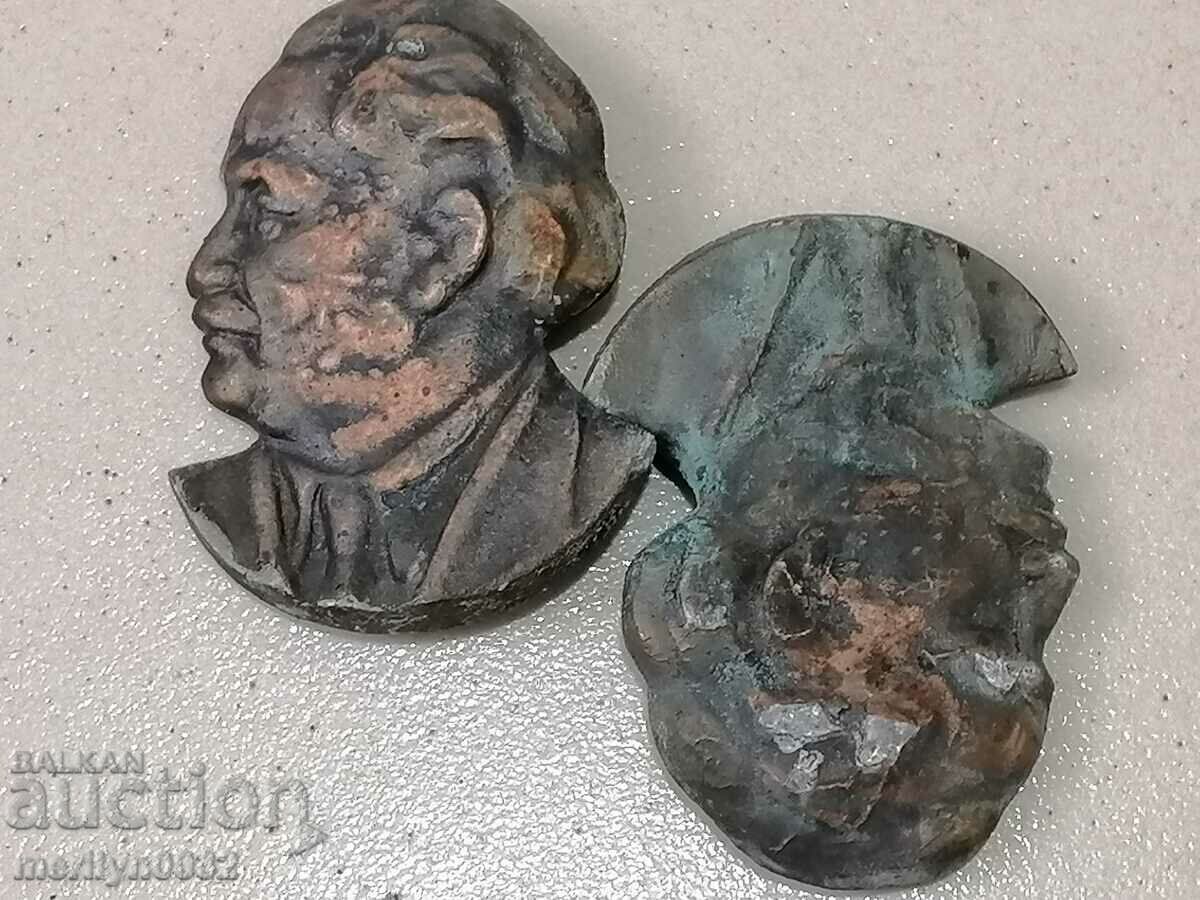 Application tsam 2 pieces Georgi Dimitrov bas-relief figure plastic - 6 Application tsam 2 pieces Georgi Dimitrov bas-relief figure plastic - 6