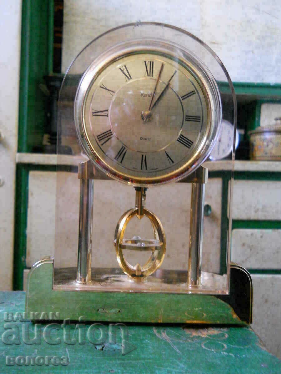 quartz table clock "Kundo" - Germany