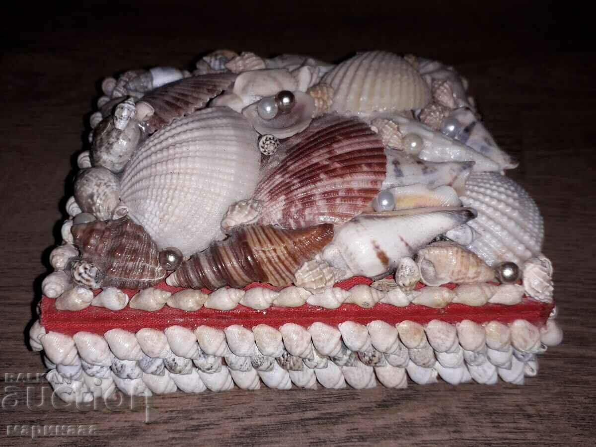 Auction HANDMADE OLD BOX Auction HANDMADE OLD BOX