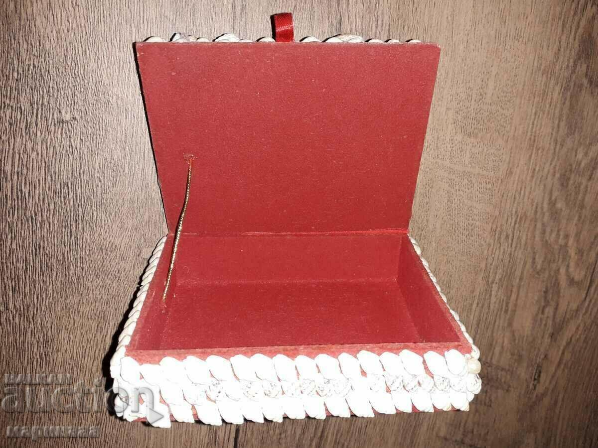 Παράδοση ΧΕΙΡΟΠΟΙΗΤΟ ΠΑΛΙΟ ΚΟΥΤΙ Παράδοση ΧΕΙΡΟΠΟΙΗΤΟ ΠΑΛΙΟ ΚΟΥΤΙ