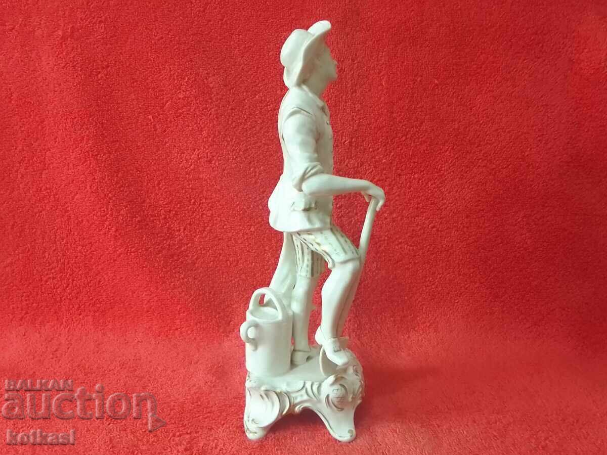 Delivery of Old porcelain figure Male gardener Florist Capadimonte Delivery of Old porcelain figure Male gardener Florist Capadimonte