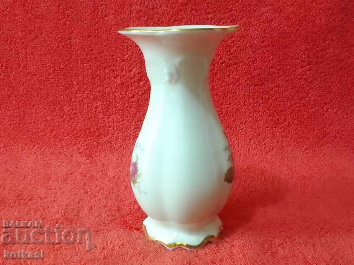 Delivery of Old embossed porcelain Vase marked Rosenthal Delivery of Old embossed porcelain Vase marked Rosenthal