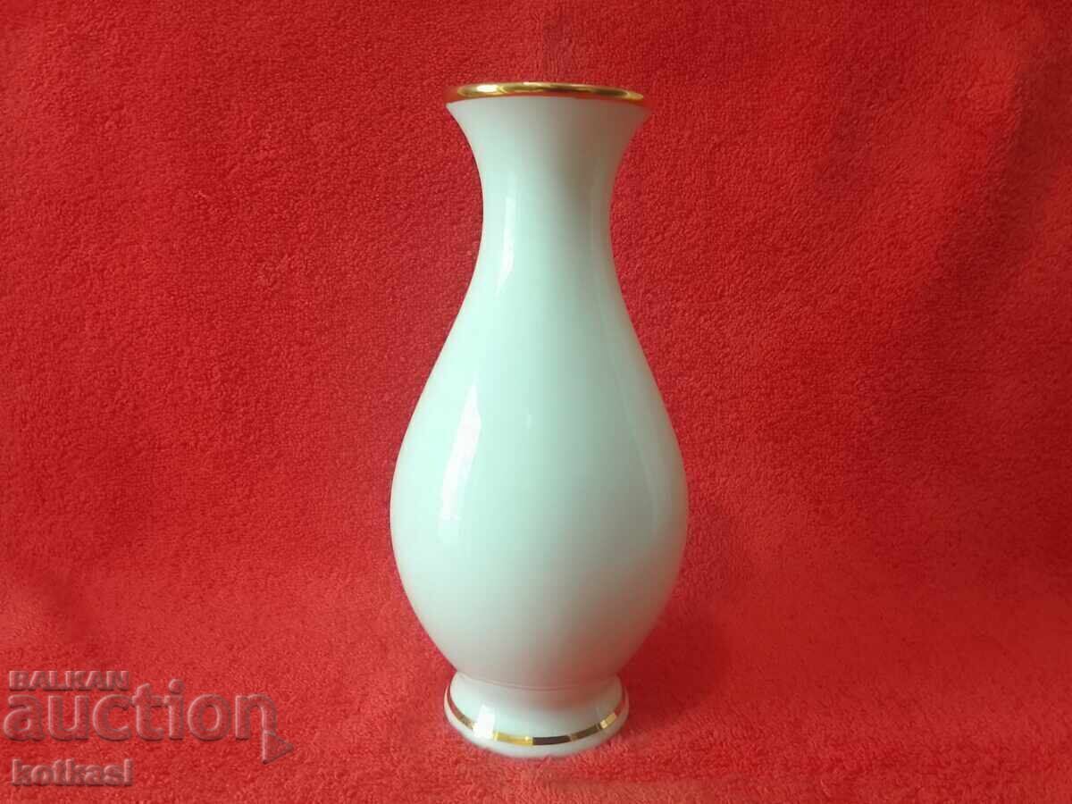 Delivery of Old porcelain Vase Austria MAYRHOFEN gilded beauty Delivery of Old porcelain Vase Austria MAYRHOFEN gilded beauty