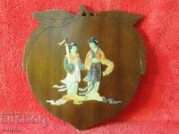 Panou din lemn forma Piersic mascul femela pietre semipretioase jad