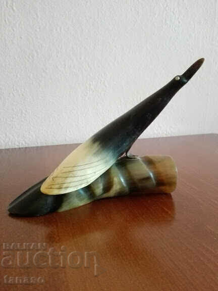 Auction Old figure of a bird made of horn Auction Old figure of a bird made of horn
