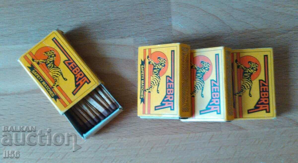 Old matches - 4 pieces with sticks - both unused