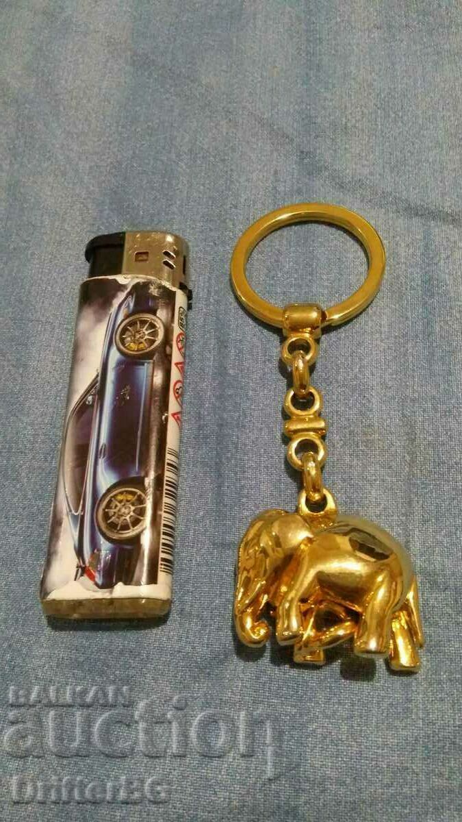 Όμορφο μπρελόκ ελέφαντα με τιμή 5.00 BGN | € 2.56 Όμορφο μπρελόκ ελέφαντα με τιμή 5.00 BGN | € 2.56