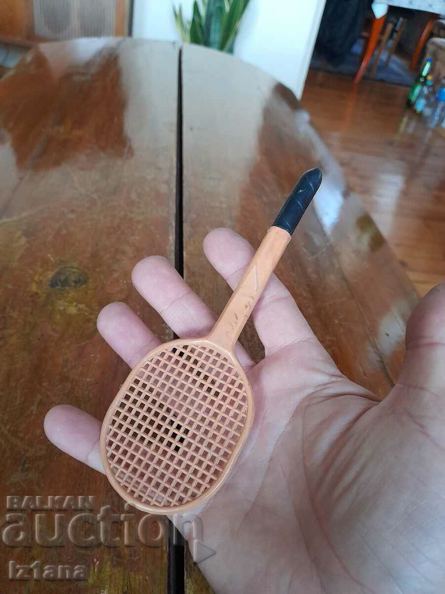 Auction  Old pen, pen, pen, tennis racket