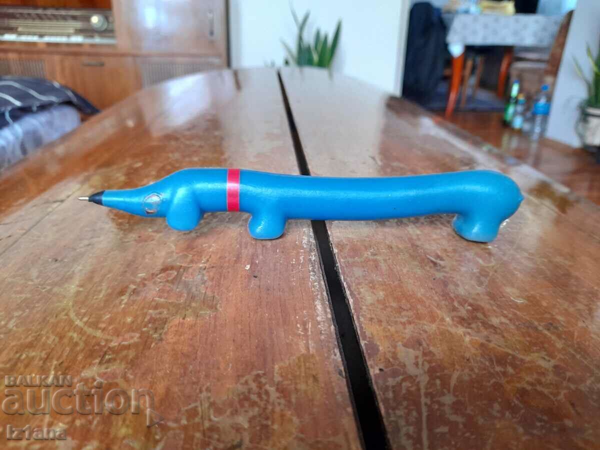 Old pen, pen, pen Dog Old pen, pen, pen Dog