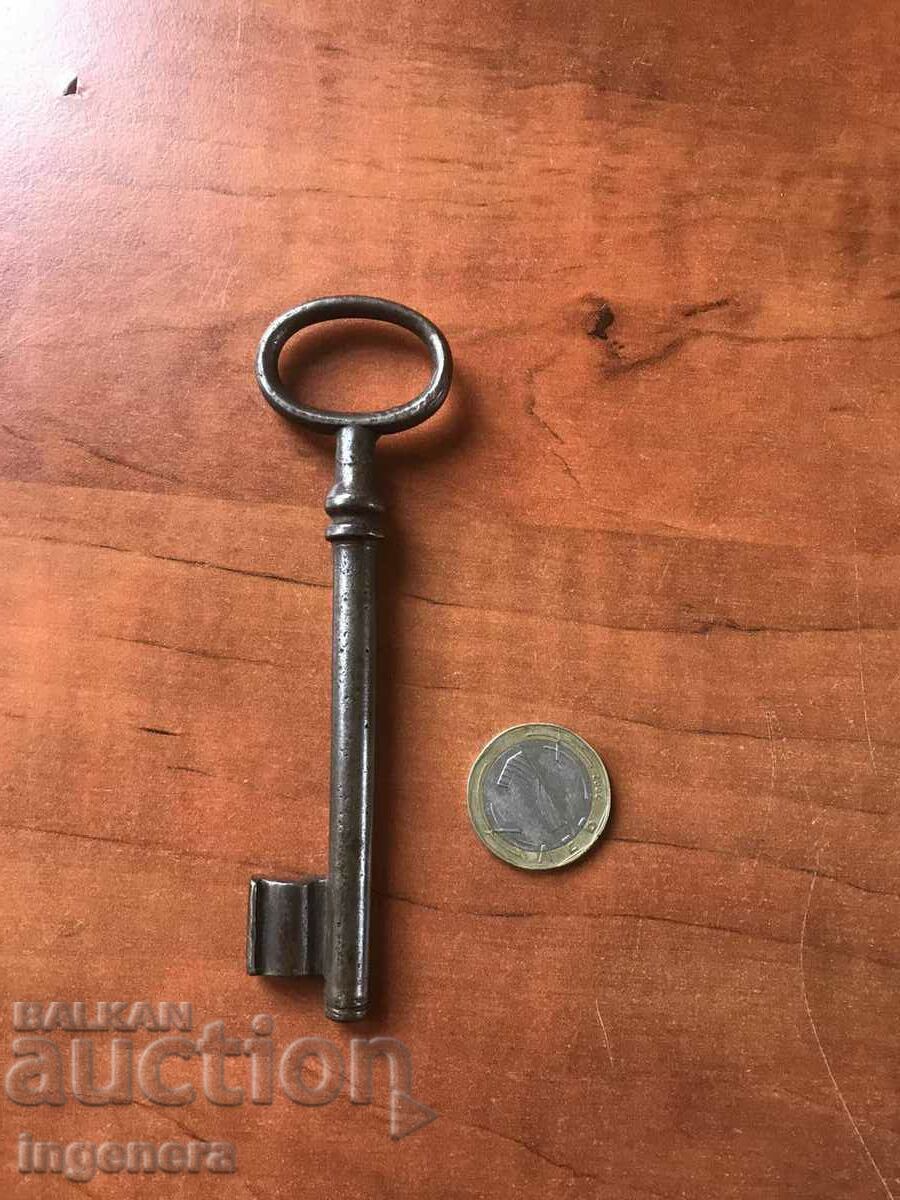 Auction  KEY ANTIQUE KEYS FOR COLLECTION