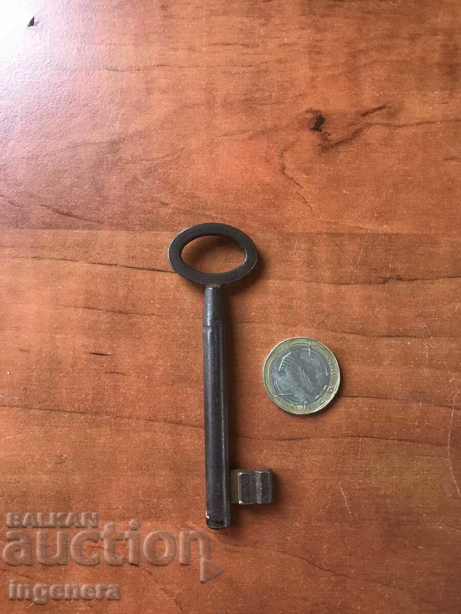 Delivery of KEY ANTIQUE KEYS FOR COLLECTION Delivery of KEY ANTIQUE KEYS FOR COLLECTION
