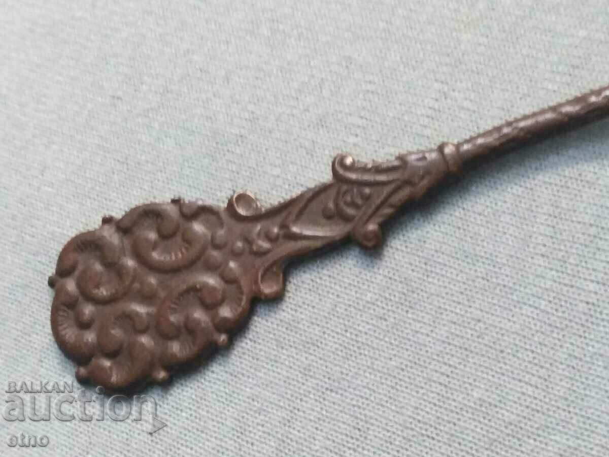 Auction RENAISSANCE SPOON WITH ORNAMENTS Auction RENAISSANCE SPOON WITH ORNAMENTS