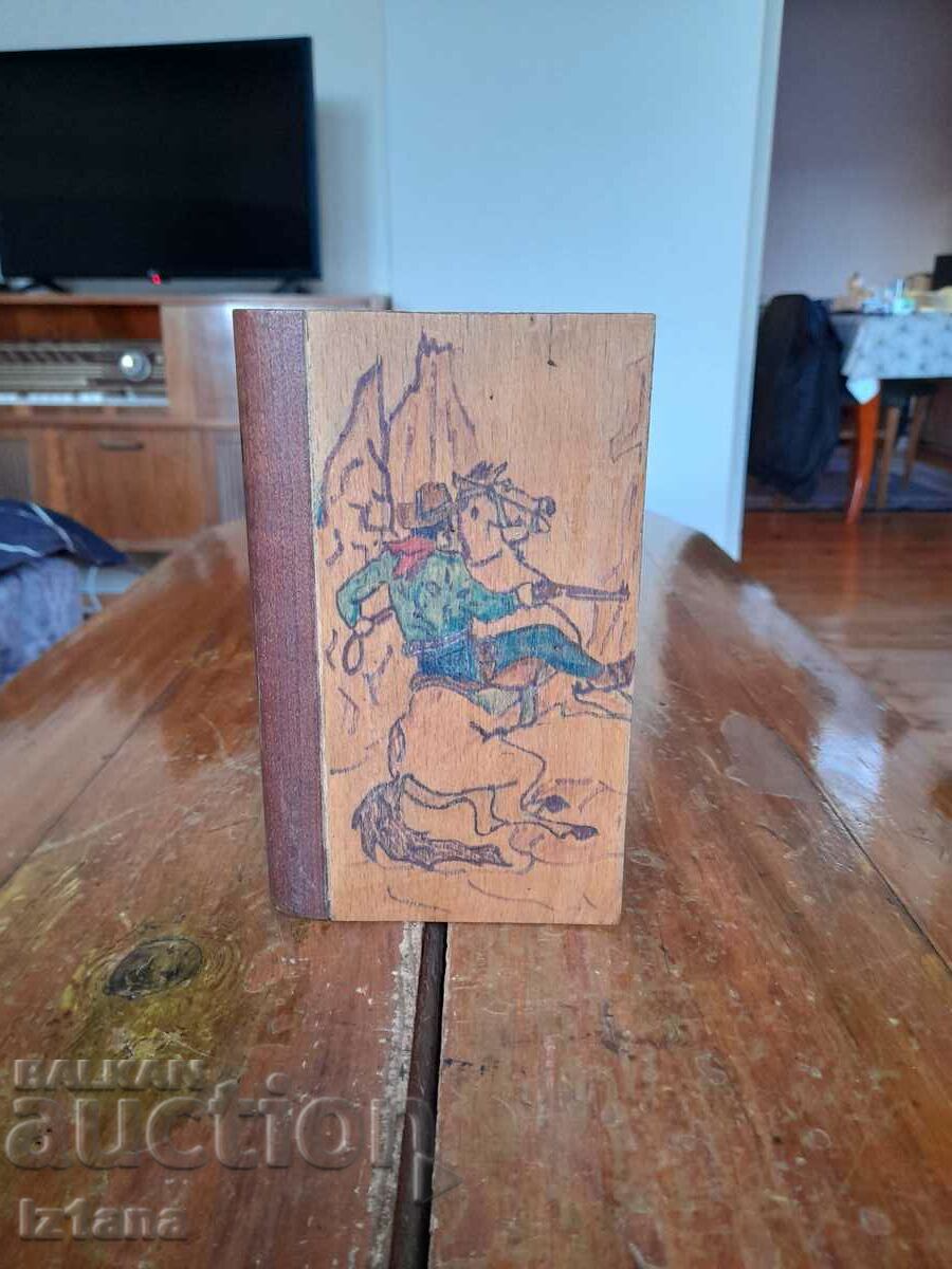 Παλιό ξύλινο κουτί-βιβλίο τουφέκι