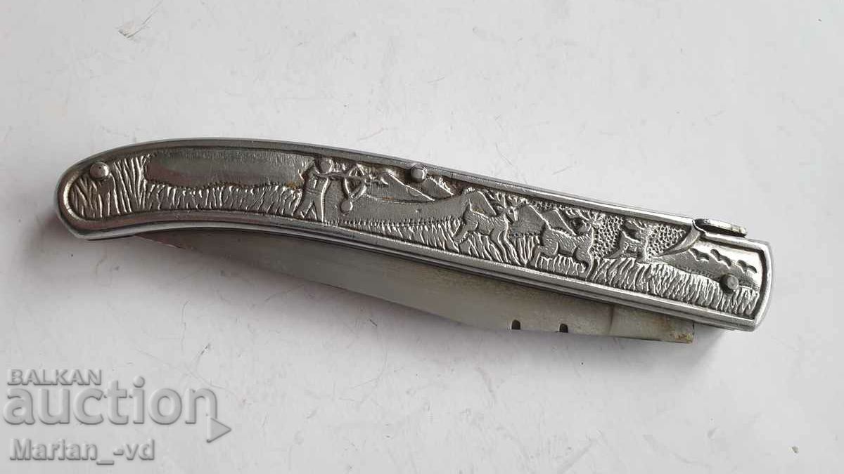 Delivery of Laguiole folding knife with hunting scene Delivery of Laguiole folding knife with hunting scene