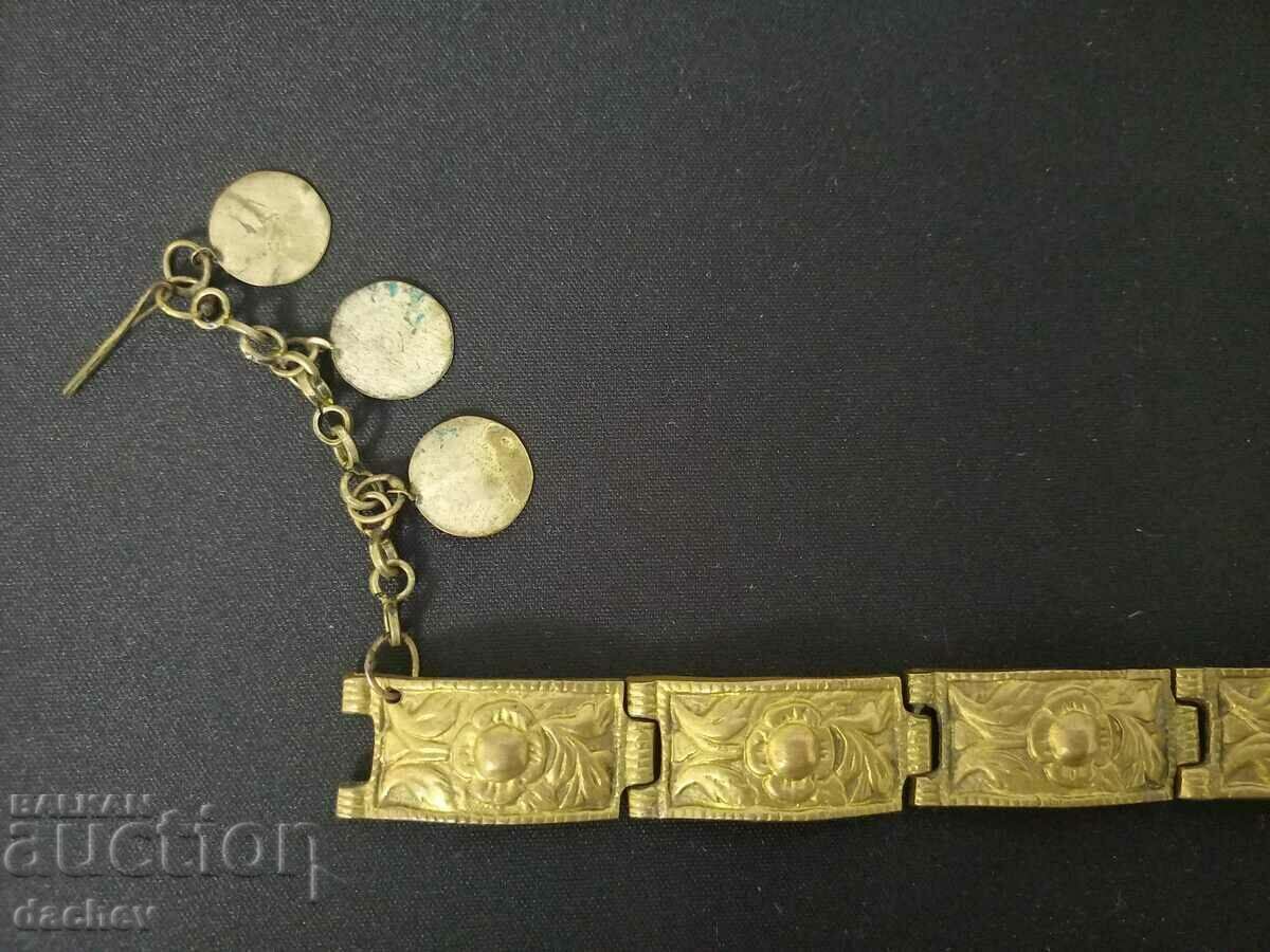 Licitație Frumoasa si rara bratara antica renascentista secolul al XIX-lea, costum