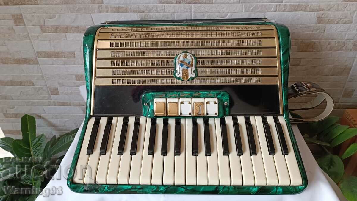 Accordion Weltmeister 48 bass + case - good condition